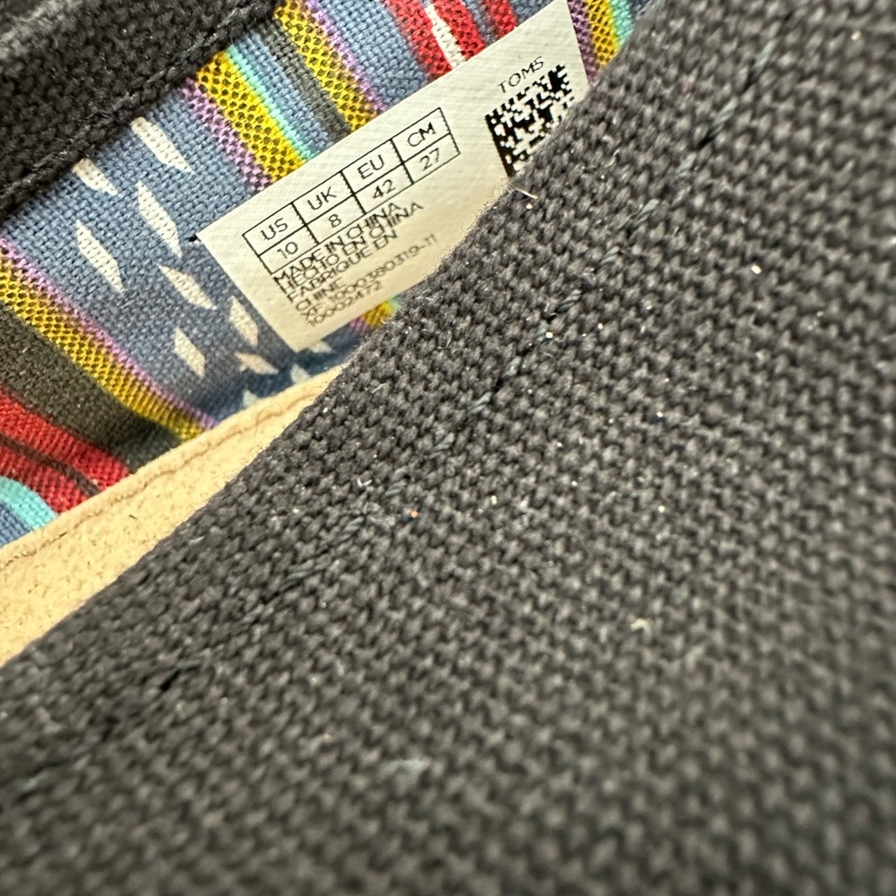 Toms Shoes - Picture 5 of 5